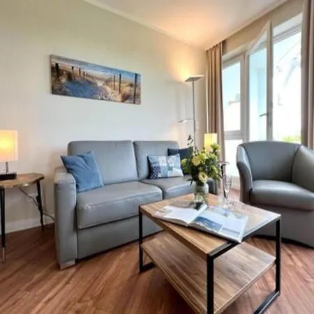 Mit Aufzug Und Balkon Auf Ruegen *