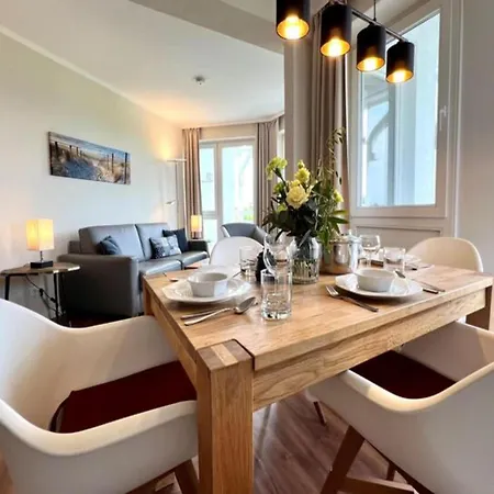 Mit Aufzug Und Balkon Auf Ruegen Sellin (Rugen)