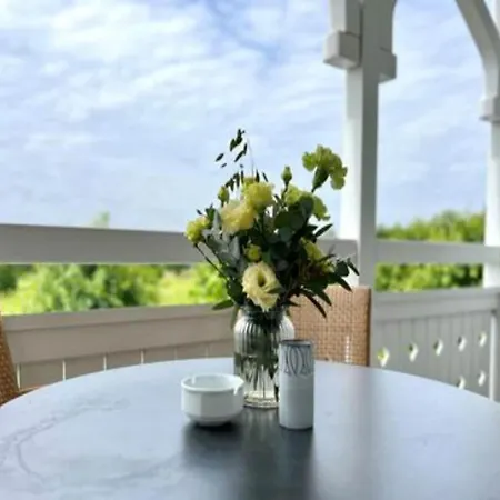Mit Aufzug Und Balkon Auf Ruegen 아파트 *