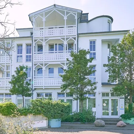Mit Aufzug Und Balkon Auf Ruegen