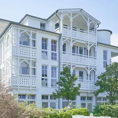 Mit Aufzug Und Balkon Auf Ruegen *